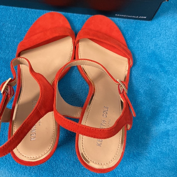 Kenneth Cole Brandy 85 Ankle Strap Sandal - Picture 2 of 6